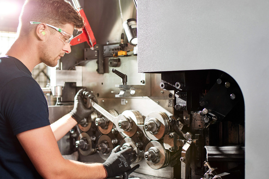 Mit Sicherheit immer an Ihrer Seite Mit Sicherheit immer an Ihrer Seite